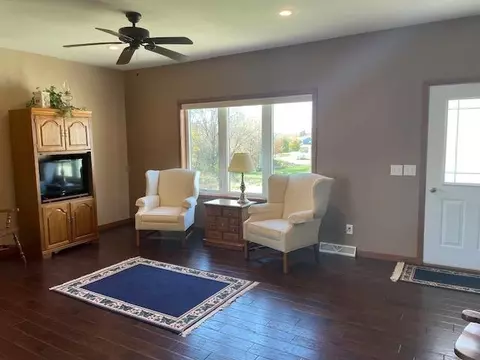1708 E Hills Rd, Decorah, IA 52101 photo 6