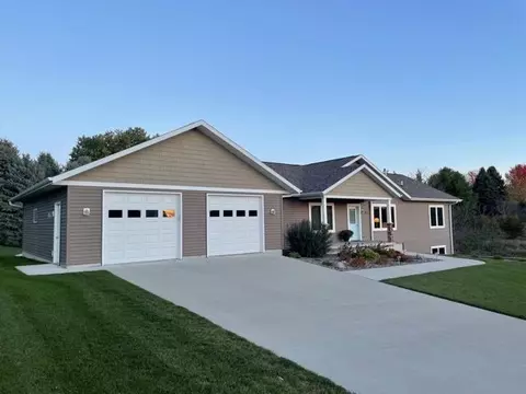 1708 E Hills Rd, Decorah, IA 52101 photo 16