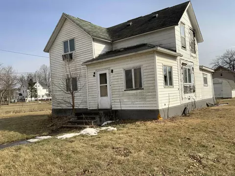 417 E Prospect Ave, New Hampton, IA 50659 photo 1