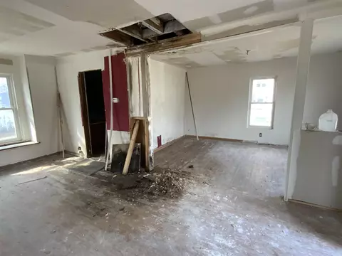 103 E Logan Ave, New Hampton, IA 50659 photo 4