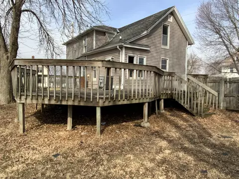 103 E Logan Ave, New Hampton, IA 50659 photo 2