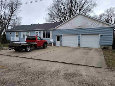 211 Madison St, Sumner, IA 50674 photo 1