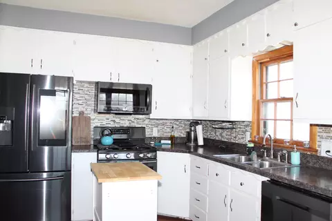 310 E 4th St, Readlyn, IA 50668 photo 8