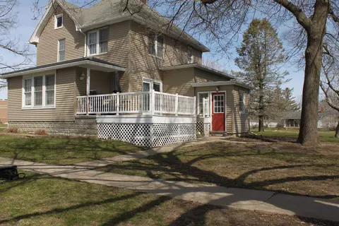 310 E 4th St, Readlyn, IA 50668 photo 1