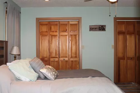 310 E 4th St, Readlyn, IA 50668 photo 16