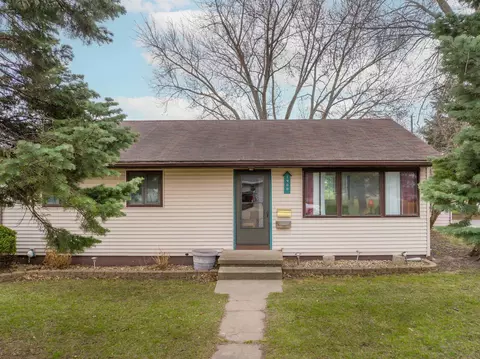 1900 Cornwall Ave, Waterloo, IA 50702 photo 1