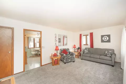 1900 Cornwall Ave, Waterloo, IA 50702 photo 4