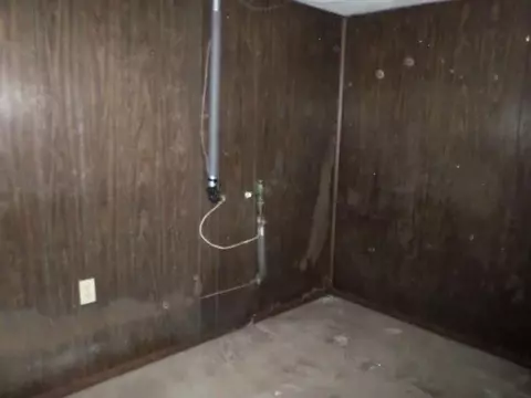 1709 E Ridgeway Ave, Waterloo, IA 50702 photo 10