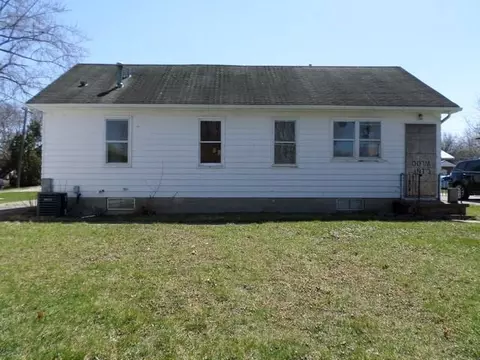 1709 E Ridgeway Ave, Waterloo, IA 50702 photo 2
