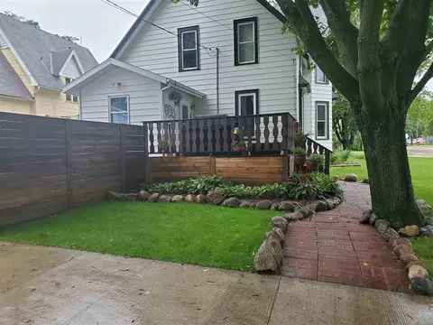 604 E 3rd Ave E Ave, Cresco, IA 52136 photo 2
