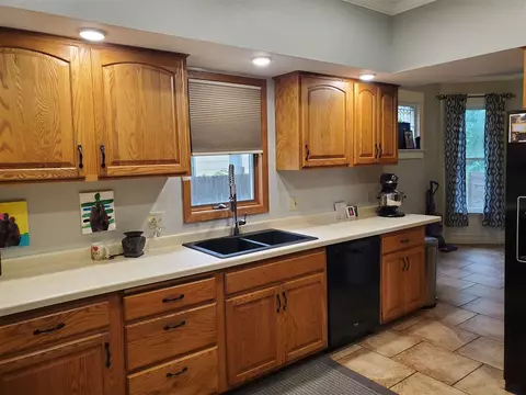 604 E 3rd Ave E Ave, Cresco, IA 52136 photo 5