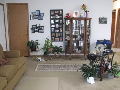 401 E 2nd St, Vinton, IA 52349 photo 8
