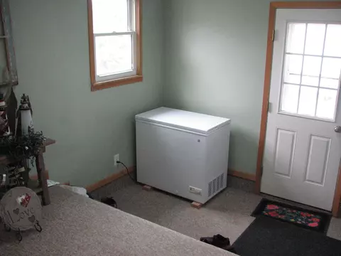 401 E 2nd St, Vinton, IA 52349 photo 10