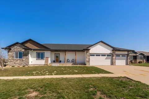 301 Wildcat Ct, Shellsburg, IA 52332 photo 1
