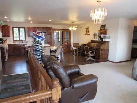 27819 Macomber Rd, Cascade, IA 52033 photo 3