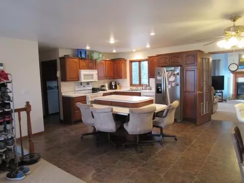 27819 Macomber Rd, Cascade, IA 52033 photo 4