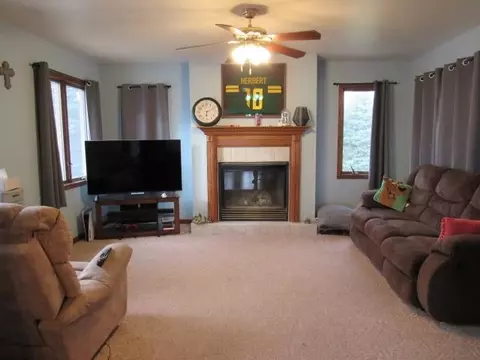 27819 Macomber Rd, Cascade, IA 52033 photo 9