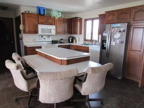 27819 Macomber Rd, Cascade, IA 52033 photo 5