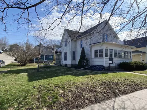 609 E Main St, Decorah, IA 52101 photo 1