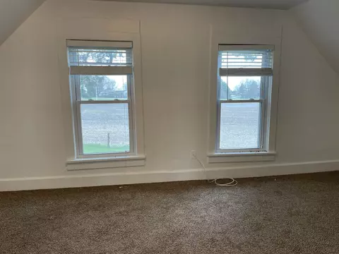 2902 E Schrock Rd, Waterloo, IA 50701 photo 11
