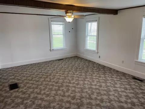 2902 E Schrock Rd, Waterloo, IA 50701 photo 8