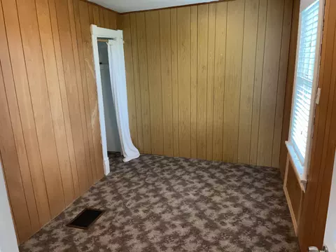 2902 E Schrock Rd, Waterloo, IA 50701 photo 9
