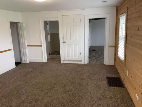 2902 E Schrock Rd, Waterloo, IA 50701 photo 7