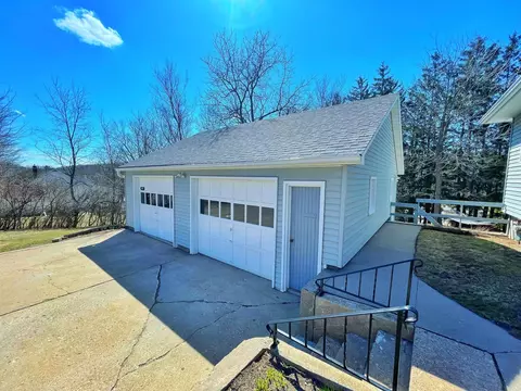 415 Riverview Dr, Decorah, IA 52101 photo 26