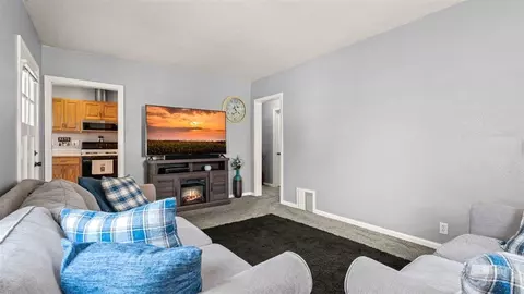 1180 Cornwall, Waterloo, IA 50702 photo 8