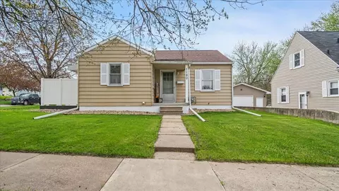 1180 Cornwall, Waterloo, IA 50702 photo 1
