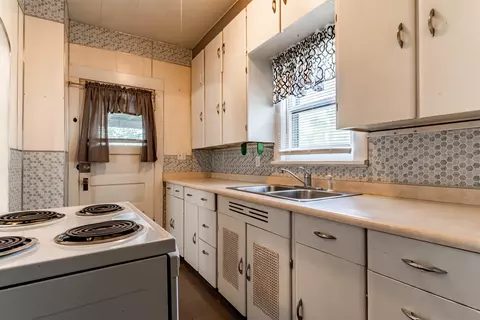834 Williston, Waterloo, IA 50702 photo 13