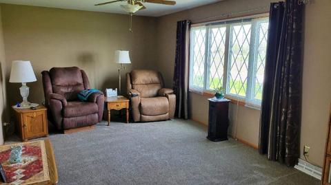 44 Eagle Rd, Waterloo, IA 50701 photo 3