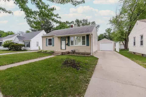 1106 E Mitchell Ave, Waterloo, IA 50702 photo 1