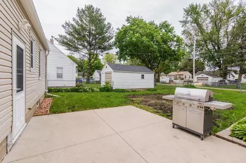 1106 E Mitchell Ave, Waterloo, IA 50702 photo 12