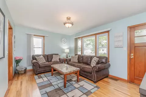 1106 E Mitchell Ave, Waterloo, IA 50702 photo 2