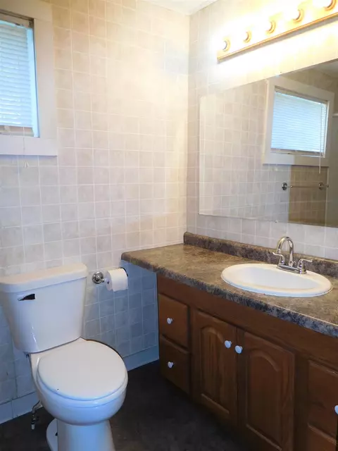 125 E 3rd St, Cresco, IA 52136 photo 11