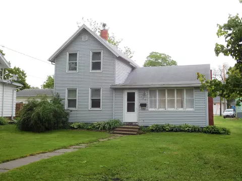 125 E 3rd St, Cresco, IA 52136 photo 1