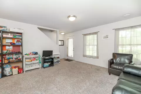 3840 Jay Ln, Waterloo, IA 50701 photo 12