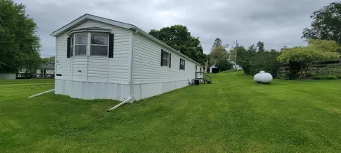 704 Mill Ave, Elgin, IA 52141 photo 2