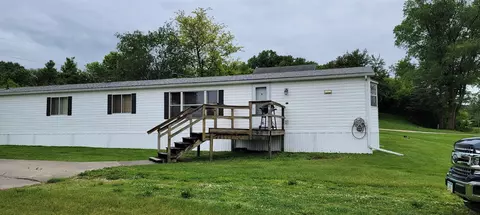 704 Mill Ave, Elgin, IA 52141 photo 3
