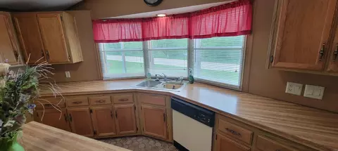 704 Mill Ave, Elgin, IA 52141 photo 8