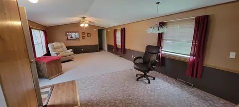 704 Mill Ave, Elgin, IA 52141 photo 9
