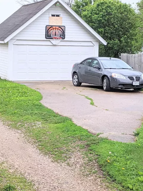 610 Grace St, Gladbrook, IA 50635 photo 4