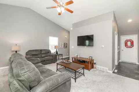 710 Grindstone Cir, Waterloo, IA 50702 photo 6