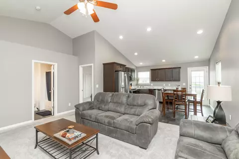 710 Grindstone Cir, Waterloo, IA 50702 photo 5