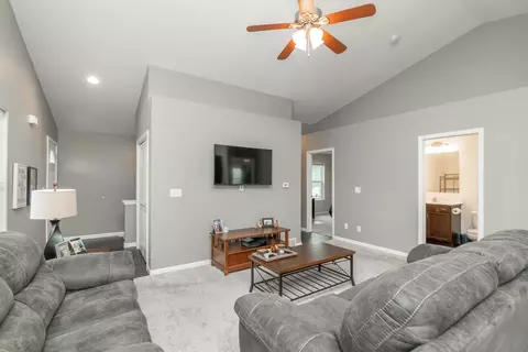 710 Grindstone Cir, Waterloo, IA 50702 photo 4