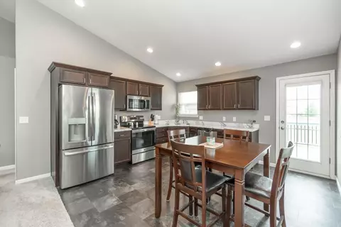 710 Grindstone Cir, Waterloo, IA 50702 photo 7