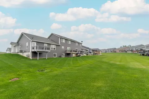 710 Grindstone Cir, Waterloo, IA 50702 photo 27