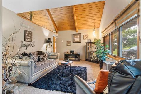 235 Letsch Rd, Waterloo, IA 50701 photo 3