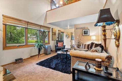 235 Letsch Rd, Waterloo, IA 50701 photo 2